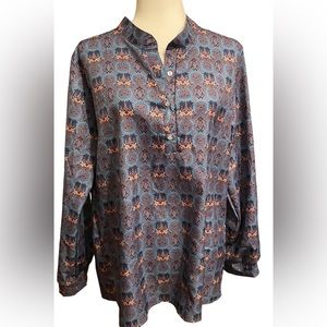 LaMode Grey and Teal Abstract Design Half Button Top Size Large